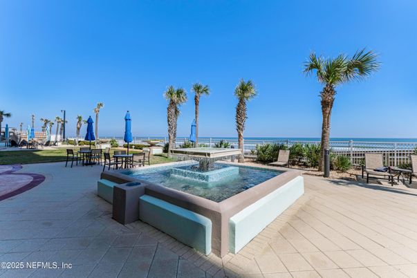 Exterior, Hot Tub, Pool, Water