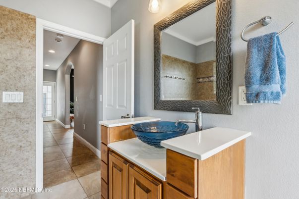 Bathroom, Dual Sink Vanities, Interior, Recessed Lighting