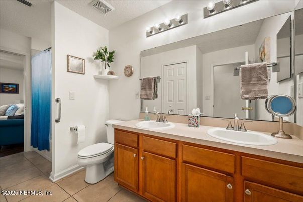 Bathroom, Dual Sink Vanities, Interior