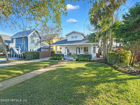 Backyard, Exterior, Facade, Queen Anne Victorian