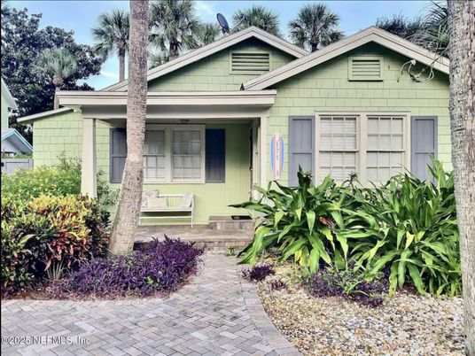 Exterior, Facade, American Craftsman