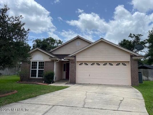 Attached, Exterior, Facade, Brick Facade, Ranch
