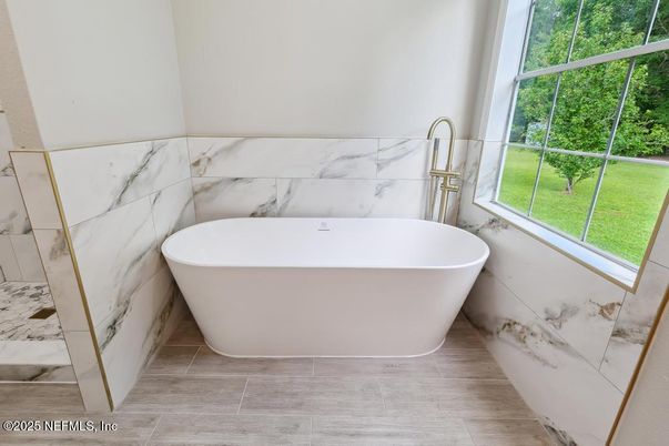 Bathroom, Free Standing Baths, Interior, Marble Walls