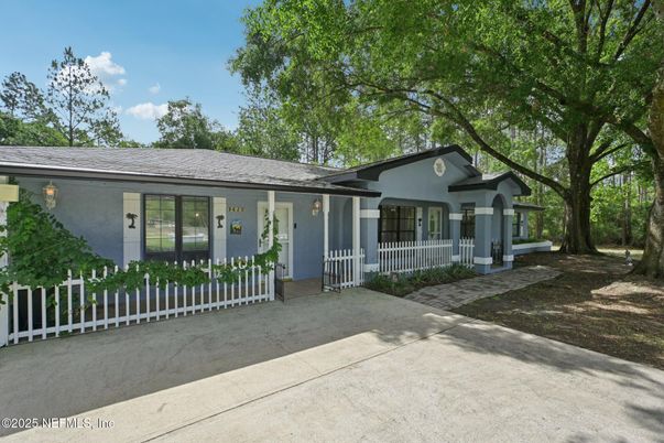 Backyard, Exterior, Facade, Ranch