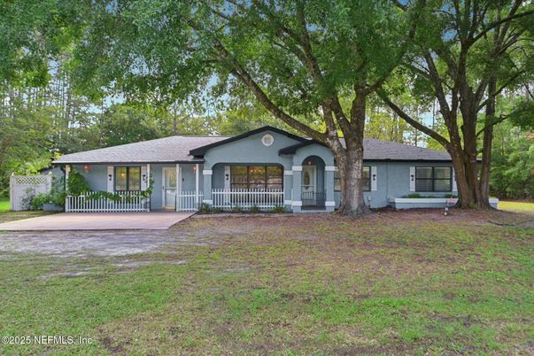 Backyard, Exterior, Facade, Ranch
