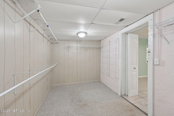 Empty room, Interior
