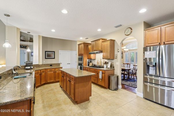 Dining room, Interior, Kitchen, Pendant Lights, Recessed Lighting, Stainless Steel Appliances