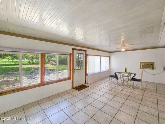 Dining room, Interior