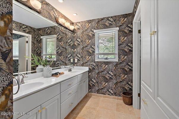 Bathroom, Dual Sink Vanities, Interior, Recessed Lighting