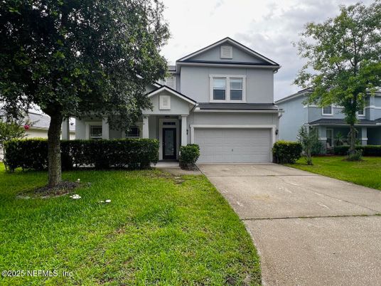 Attached, Exterior, Facade, American Craftsman