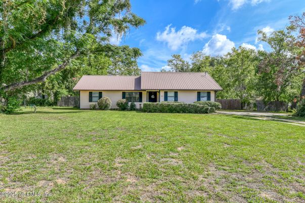 Backyard, Exterior, Facade, Ranch