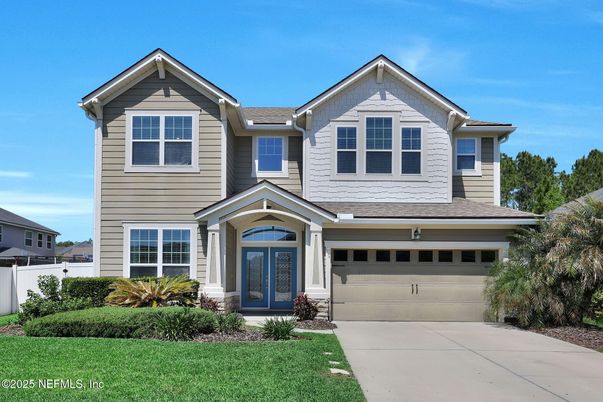 Attached, Exterior, Facade, American Craftsman