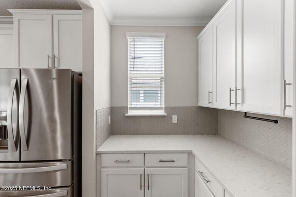 Interior, Stainless Steel Appliances