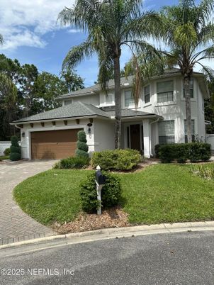 Attached, Exterior, Facade, Mediterranean