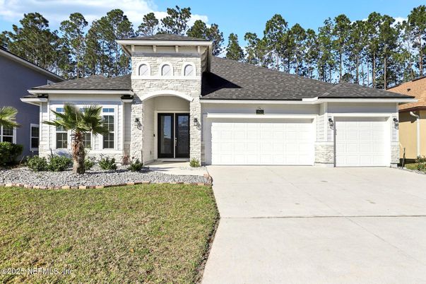 Attached, Exterior, Facade, Mediterranean