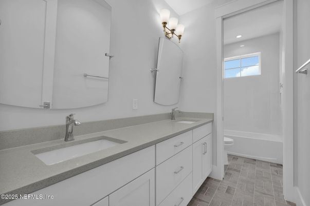 Bathroom, Dual Sink Vanities, Interior, Recessed Lighting