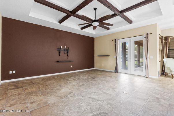Empty room, Interior, Wooden Beams