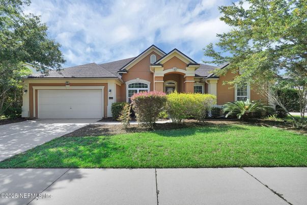 Attached, Exterior, Facade, Ranch