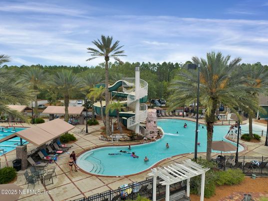 Exterior, Playground, Pool