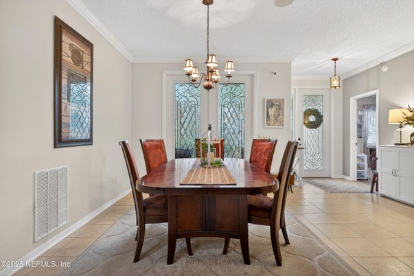 Chandelier, Dining room, Interior, Pendant Lights