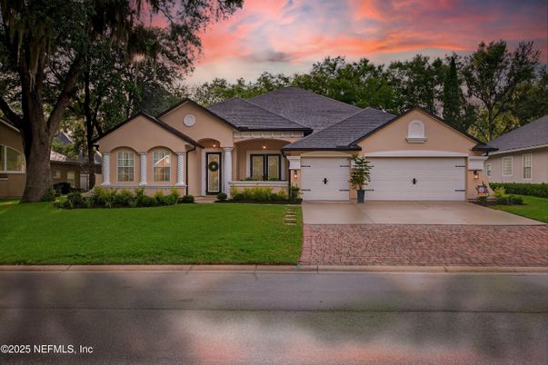 Attached, Exterior, Facade, Ranch