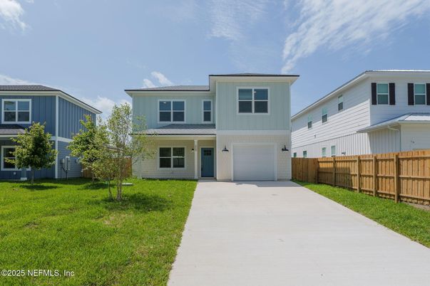Attached, Exterior, Facade, Rowhouse
