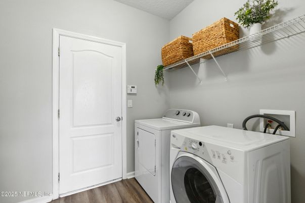 Interior, Washer, Wood Texture Flooring