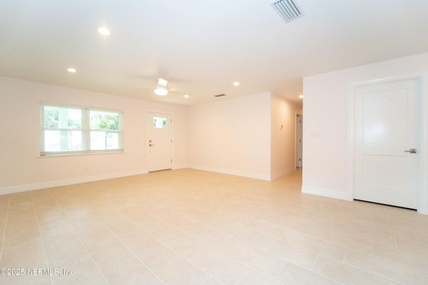 Empty room, Interior, Recessed Lighting