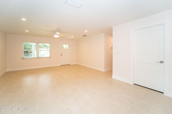 Empty room, Interior, Recessed Lighting