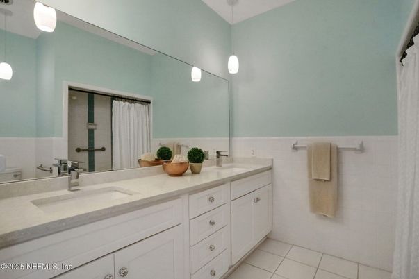 Bathroom, Dual Sink Vanities, Interior, Pendant Lights