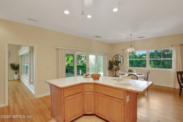 Dining room, Interior, Kitchen, Pendant Lights, Recessed Lighting, Wood Texture Flooring