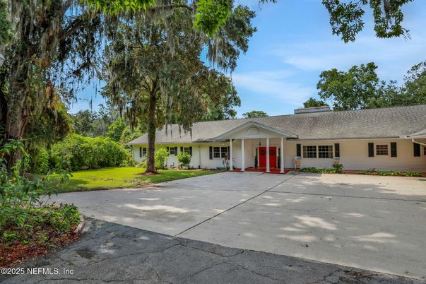 Backyard, Exterior, Facade, Ranch