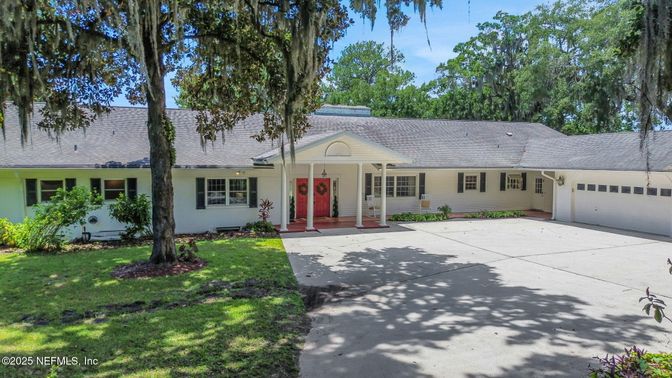 Attached, Exterior, Facade, Ranch