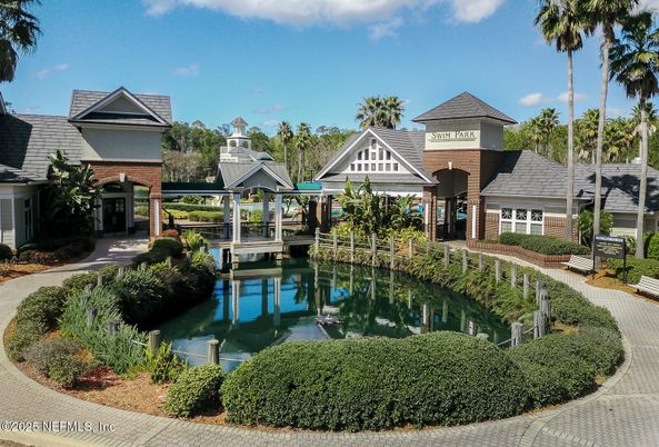 Exterior, Facade, Pool, Queen Anne Victorian