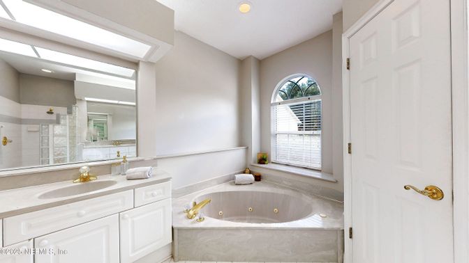 Bathroom, Interior, Recessed Lighting