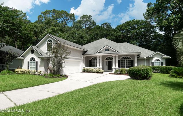 Attached, Exterior, Facade, Ranch