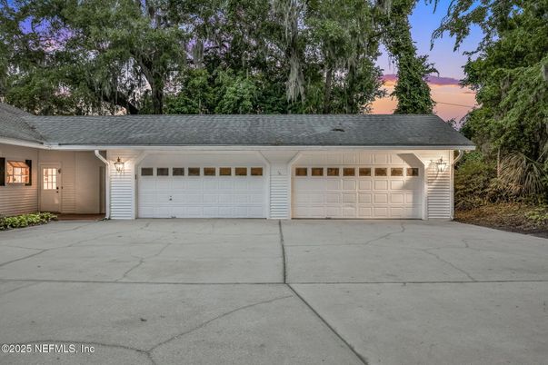 Detached Garage, Exterior