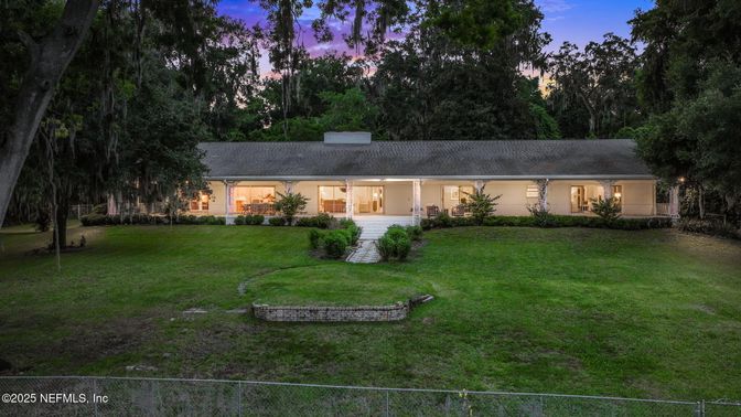 Backyard, Exterior, Facade, Ranch