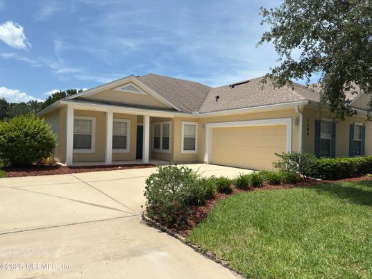 Attached, Exterior, Facade, Ranch