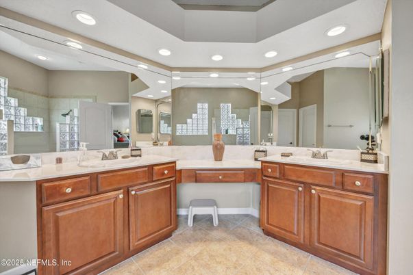 Bathroom, Dual Sink Vanities, Interior, Recessed Lighting