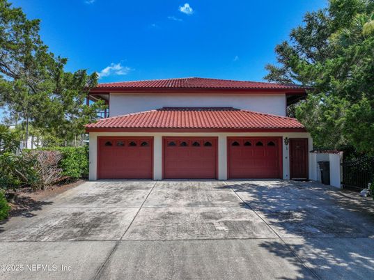 Detached Garage, Exterior