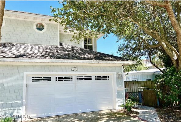 Detached Garage, Exterior
