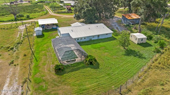 Exterior, Drone
