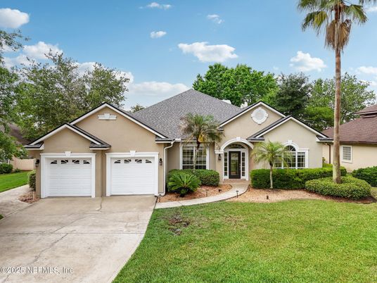 Attached, Exterior, Facade, Ranch