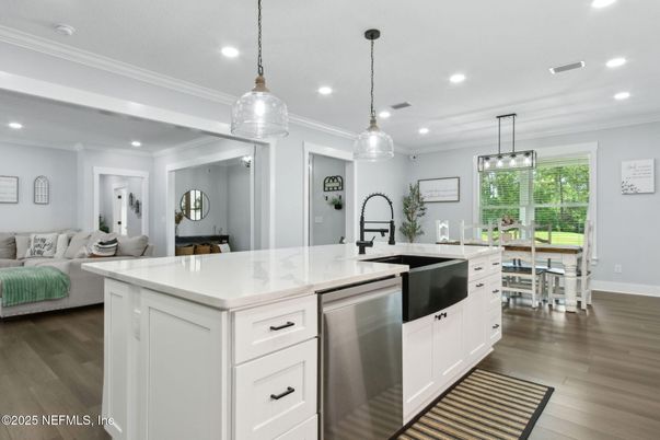 Dining room, Interior, Kitchen, Living room, Pendant Lights, Recessed Lighting, Stainless Steel Appliances, Wood Texture Flooring