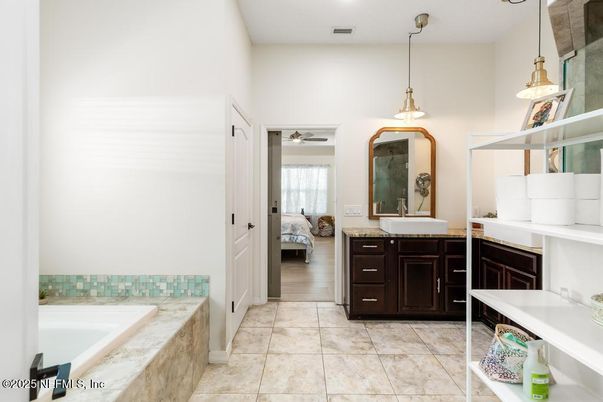 Bathroom, Bedroom, Interior, Pendant Lights, Recessed Lighting