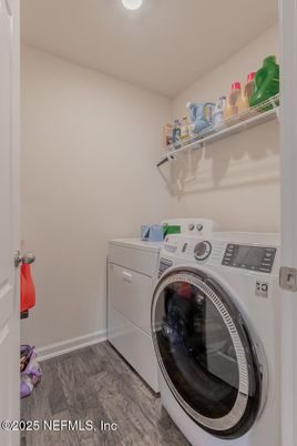 Interior, Recessed Lighting, Washer, Wood Texture Flooring