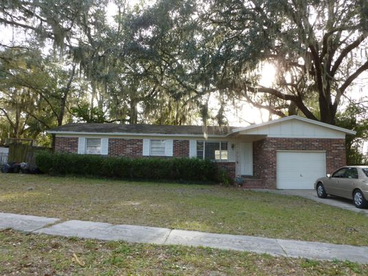 Attached, Exterior, Facade, Brick Facade, Ranch