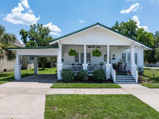 Exterior, Facade, American Craftsman