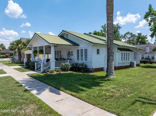 Backyard, Exterior, Facade, Ranch